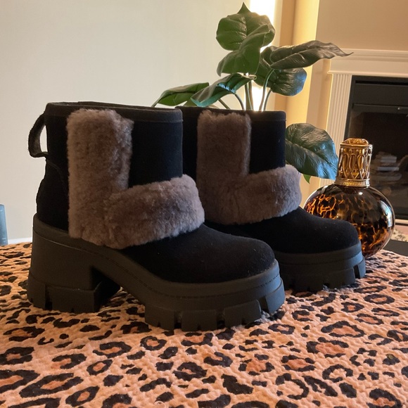 Ugg Brooklyn Sunburst Women’s Winter Boots - Picture 4 of 8